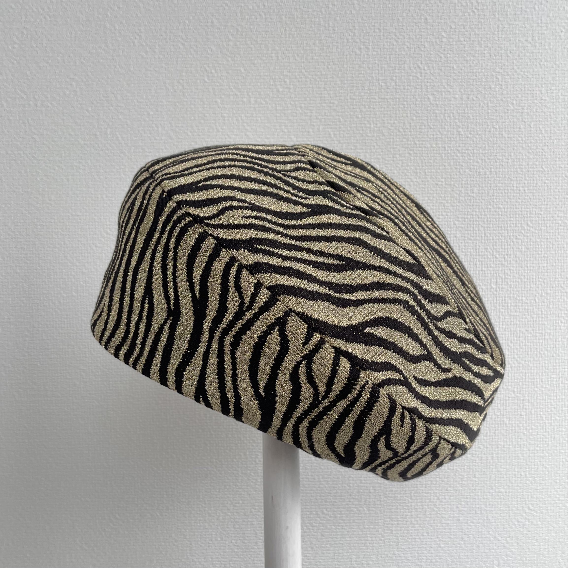 きらめくゼブラのベレー帽 ー大人の遊び心をそっと添えて